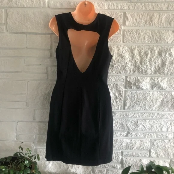 LBD from Express - Picture 4 of 8
